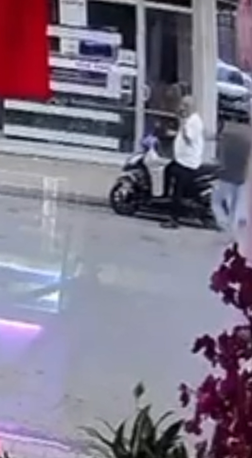 3 kişiyi bıçaklayan zihinsel engelli "Oyun bitti" diyerek teslim oldu - Fotoğraf: 4