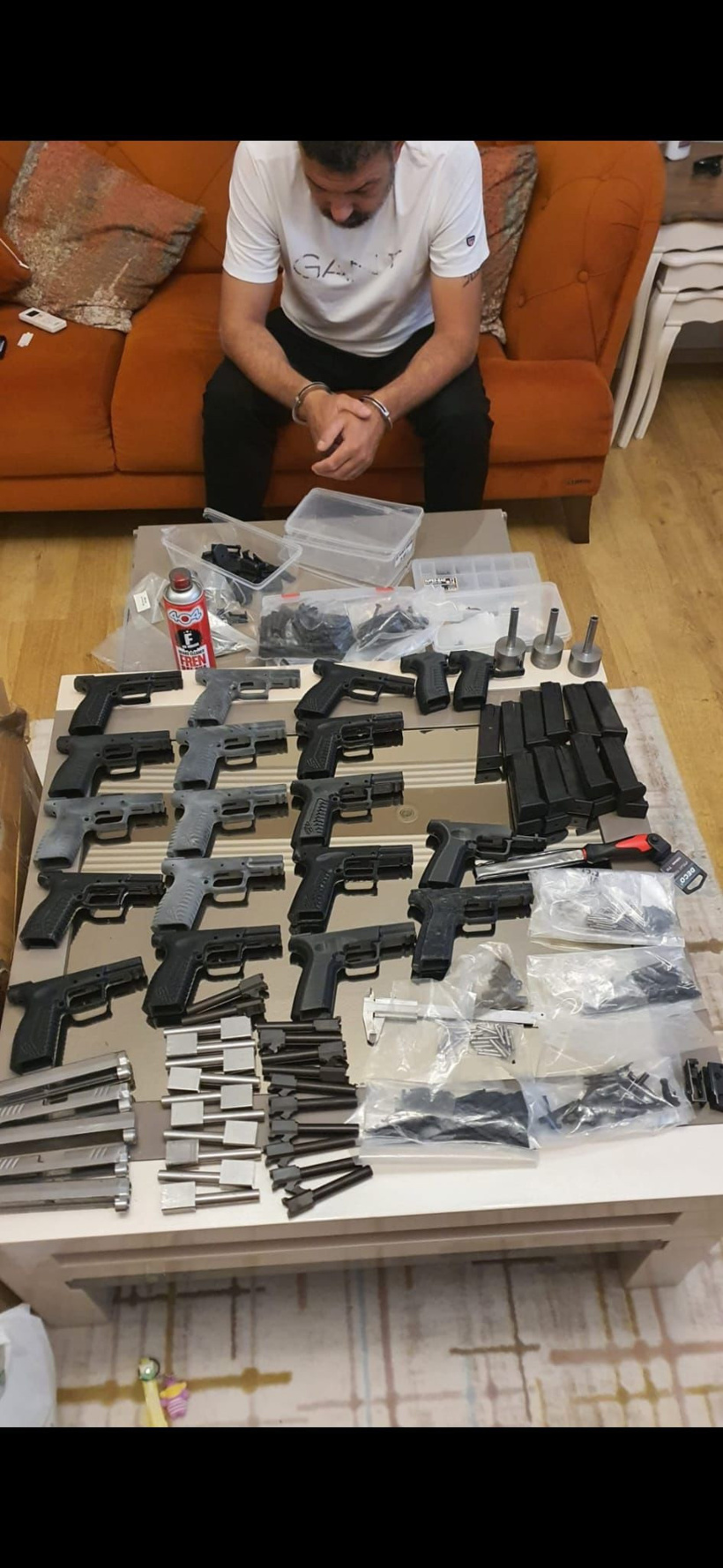 48 ilde çetelere dev operasyon, 841 gözaltı! Karacellatlar, Atariciler, Polatlar, Barbaroslar, Kurşunlar... - Resim : 4