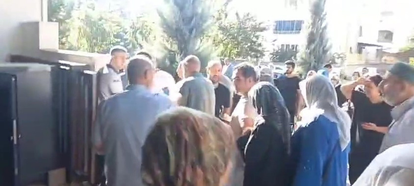 Emekliler bir kilo kıyma için sabah 5'te kuyruğa girdi - Resim : 1