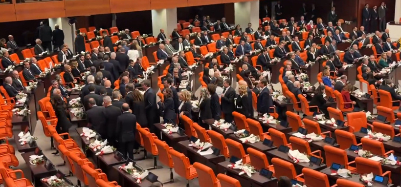 Erdoğan'ın meclis konuşmasını dinlememek anayasal düzene aykırıymış! - Resim : 3