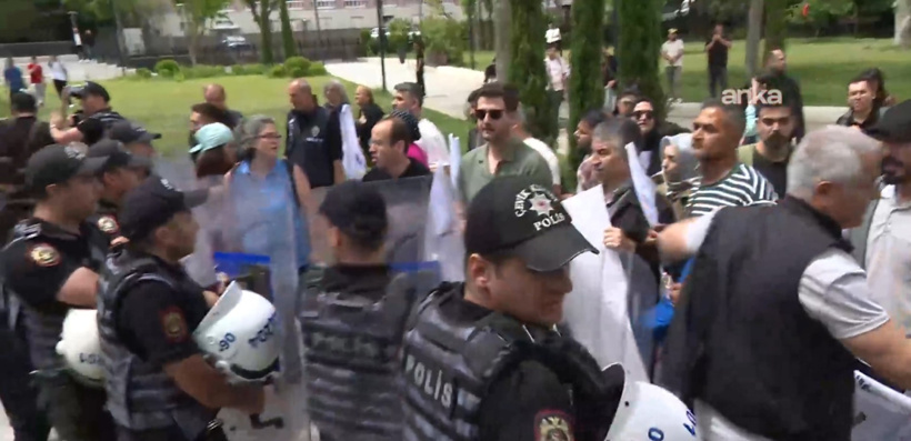 Son dakika | Öğretmen eylemine polis müdahalesi! Gözaltılar var - Resim : 2