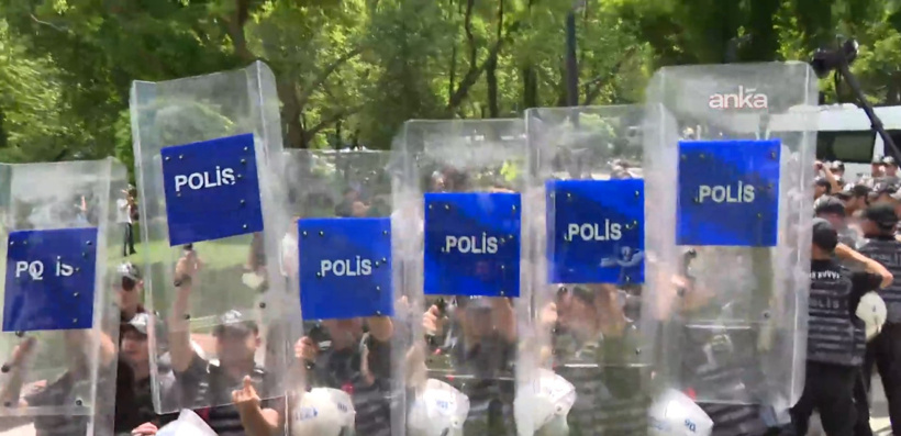 Son dakika | Öğretmen eylemine polis müdahalesi! Gözaltılar var - Resim : 3