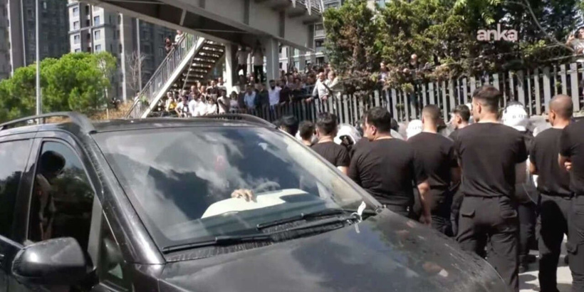 Özgür Özel mafyatik tipler demişti! İşte CHP'nin kapısına dayanan siyahlılar - Resim : 5