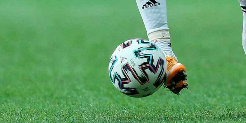 super-ligde-futbolcularin-ceza-cekecegi-maclar-degisti.jpg