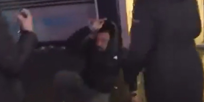 polisin-gozaltina-almak-icin-yere-yatirdigi-kisi-bakin-kim-cikti-hemen-serbest-biraktilar.jpg