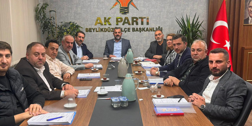 diploma-krizi-akpyi-vurdu-akpli-baskan-istifa-etti-3.jpg