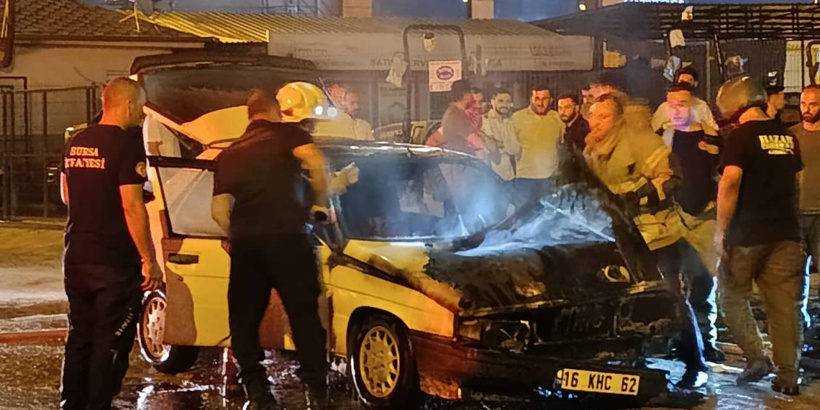 gozunun-onunde-alev-alev-yandi-sadece-kameraya-aldi-3.jpg