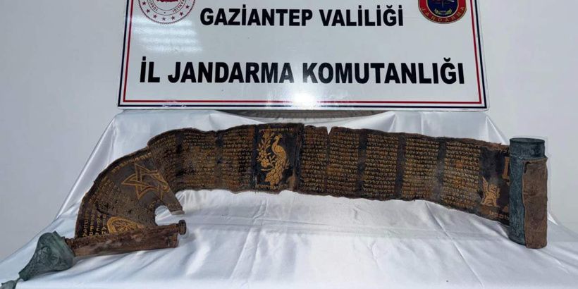 gaziantepte-ikinci-kez-yakalandi-piton-dersine-ibranice-yazilmis-2.jpg
