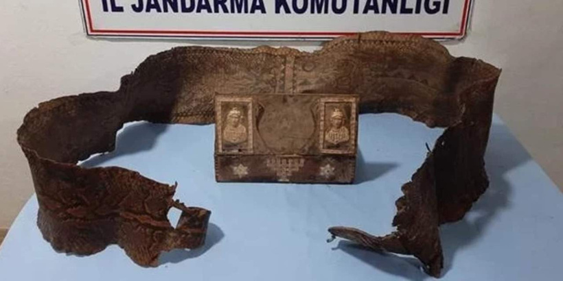 gaziantepte-ikinci-kez-yakalandi-piton-dersine-ibranice-yazilmis-5.jpg