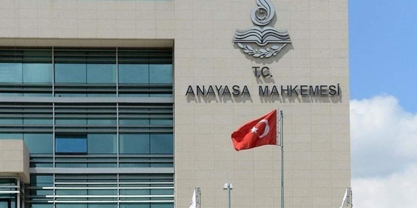 kapi-aralandi-gozler-aymde-emekliye-22-bin-lira-zam-2.jpg
