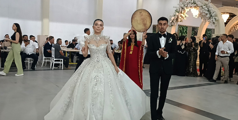 Düğünde “yok artık” dedirten takı! Damat görünce şaştı kaldı - Resim : 6