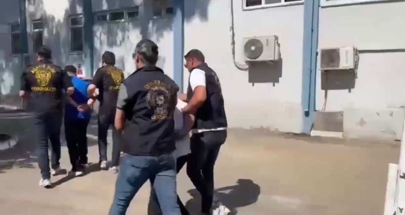Diyarbakır'da Koçlara ait bankayı kurşunlayan 2 kişi tutuklandı! - Resim : 1