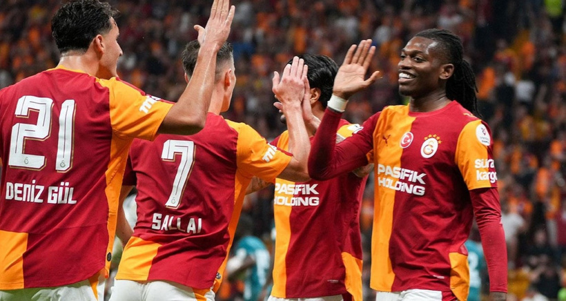 Galatasaray'da flaş karar: Kaptanlığı alınacak yollar ayrılacak! - Fotoğraf: 3
