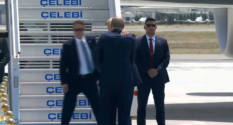 Trump onun için yapılan havalimanına indi: Erdoğan böyle karşıladı - Resim : 2