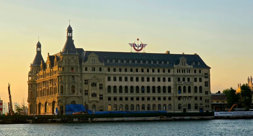 Haydarpaşa Garı'nın tarihi silüeti yeniden ortaya çıkıyor! 3 cephede restorasyon bitti - Resim : 2