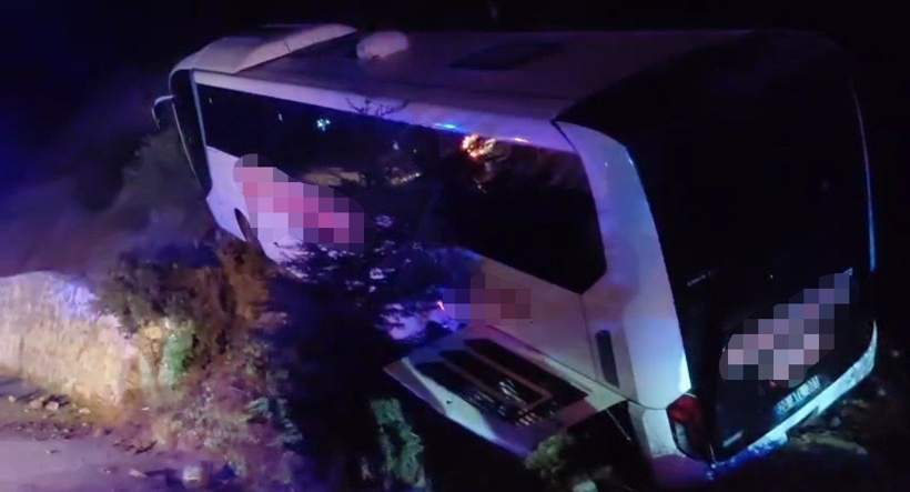 Manisa'da otobüs yoldan çıktı; 18 yaralı var - Resim : 1
