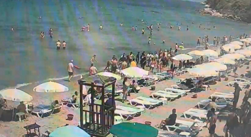 Çinli turist denizde ölümle burun buruna geldi: Kurtarma anları kamerada - Resim : 3
