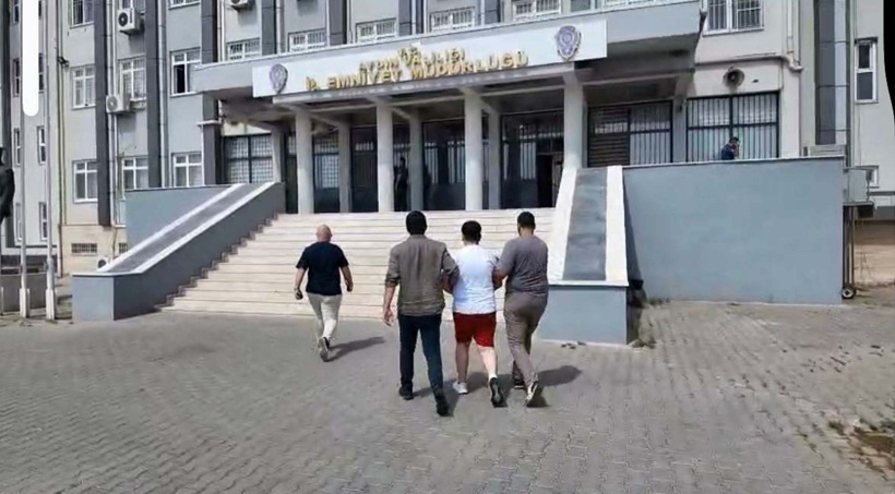 131 yıldan fazla hapisle aranan çocuk yakalandı - Resim : 1