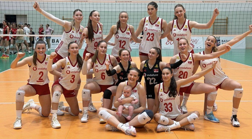 Daha yaşı 16 boyu 1.96: Zehra Güneş'in veliahtının yeni rotası Letonya - Fotoğraf: 7