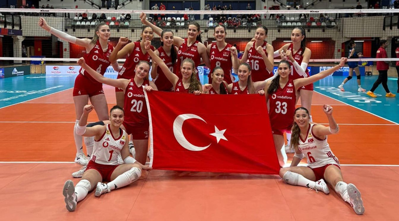 Şahanesiniz kızlar dünyanın öbür ucunda göğsümüzü kabarttılar: Büyük zafer - Fotoğraf: 6