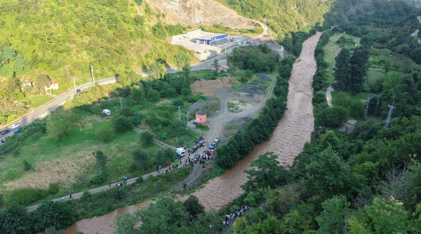 Piknik yaparlarken dere yuttu: Anne ve 2 kızından acı haber geldi - Resim : 1