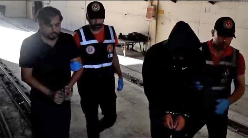 Son Dakika | Arif Kocabıyık gözaltına alındı: TIR dorsesinin altında yakalandı - Resim : 2