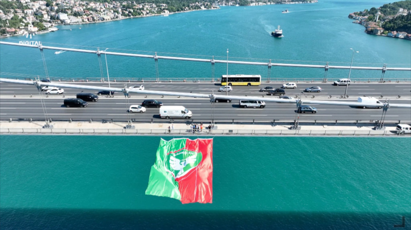Amedspor bayrağına polis koruması - Resim : 1
