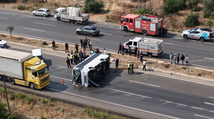 Antalya'daki can pazarının görüntüleri ortaya çıktı! Midibüs böyle devrildi - Resim : 2