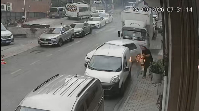 Kıl payı kurtuldu! Kağıthane'de yanan kablolar bir anda patladı - Resim : 6