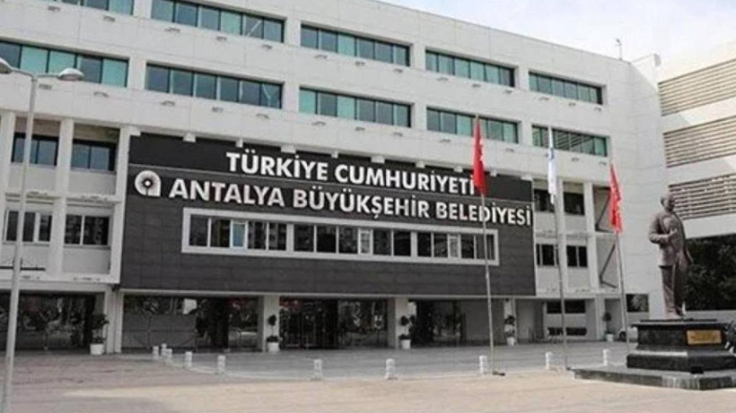 Son Dakika | Antalya Büyükşehir'e yeni operasyon! Üç ilde 25 kişi gözaltında