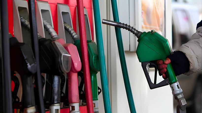 Akaryakıtta tabela sabit, petrol alev alıyor