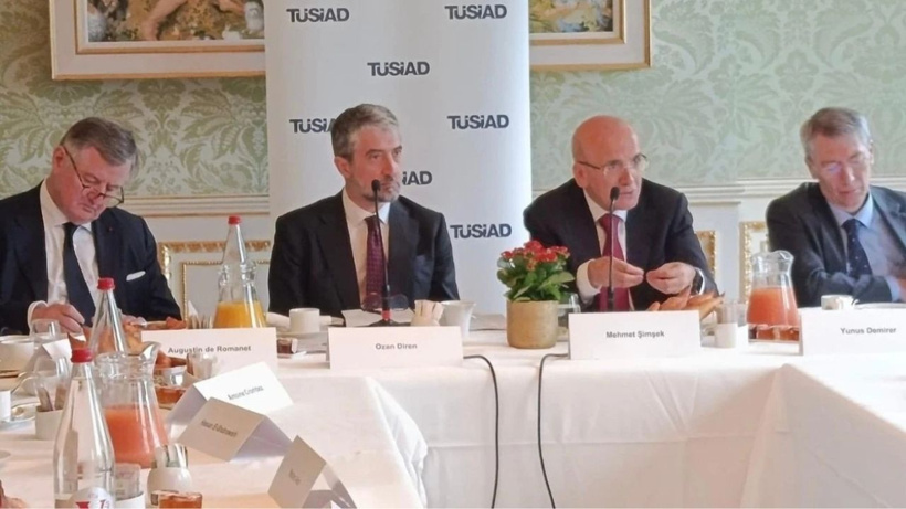 TÜSİAD'ın yeni başkanı Mehmet Şimşek'le aynı masada