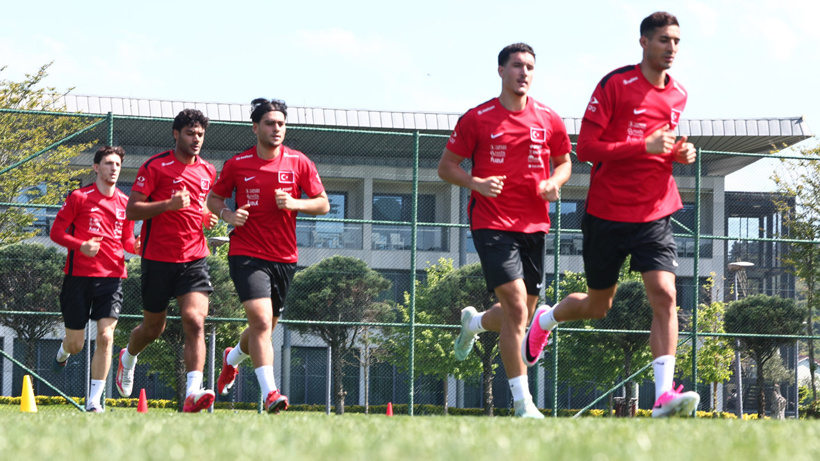 Milli takımda Montella futbolcuları testten geçirdi