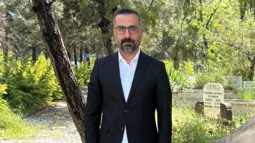 90 gün sonra tahliye olan Alican Uludağ, Uğur Mumcu'nun mezarından seslendi
