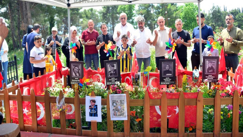 Okul saldırısında evlatları ölen aileler gözyaşları ile buluştu! Onlarsız ilk bayramları olacak...