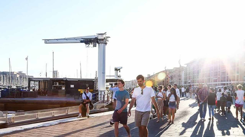 Fransa kavruluyor: 14 vilayette turuncu alarm