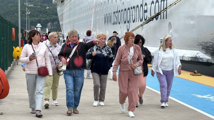 Dünyanın göz bebeği'ne 100. kez demir attı: 84 bin turist taşıdı - Fotoğraf: 4