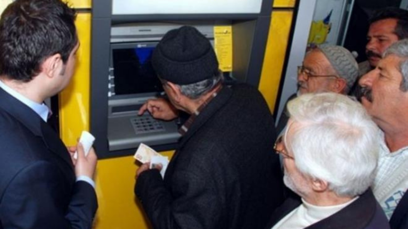 Emeklilere bir de ATM zorunluluğu! Para değer kaybetti maaş düşük kaldı