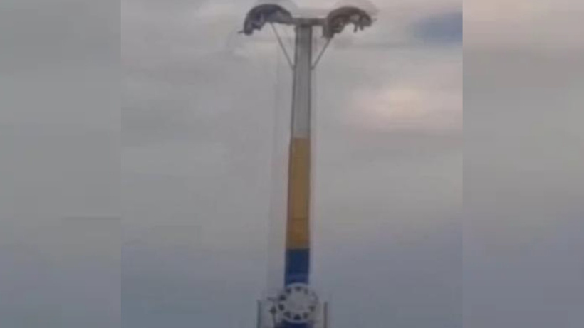 İzmir'de lunaparkta korku dolu anlar: Metrelerce yüksekte baş aşağı mahsur kaldılar