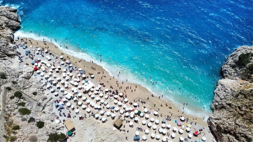 Avrupa ve Dünya'nın en iyi plajlarından seçildi: İki dağ yarıldı, ortasından cennet çıktı - Fotoğraf: 5