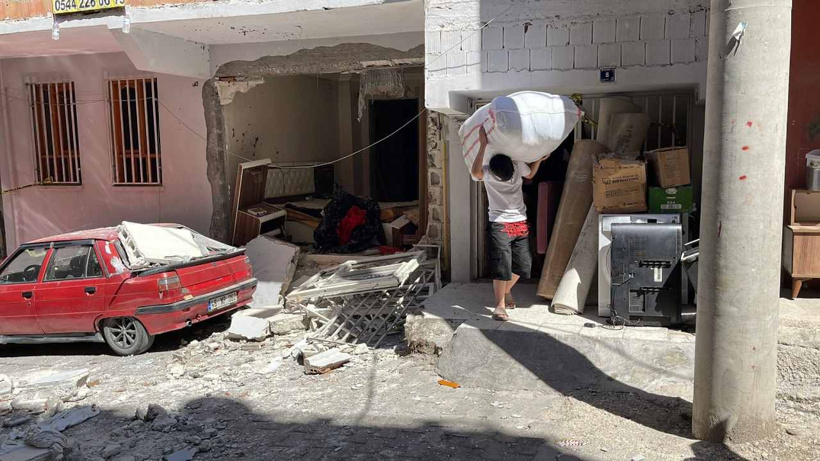 Şanlıurfa’da evde gaz sıkışması patlamaya yol açtı: 1 kişi ölümden döndü