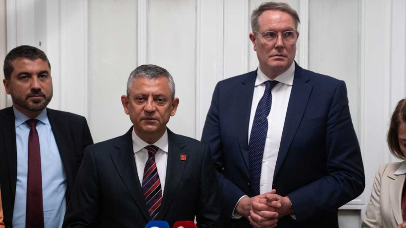 Özgür Özel, SPD heyeti ile görüştü