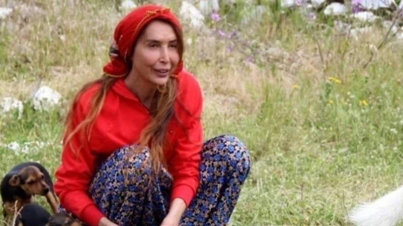 Eski manken Bilun Dohmen Bodrum'daki evini satışa çıkardı! Geliri Özgür Özel’e seçim otobüsü olacak