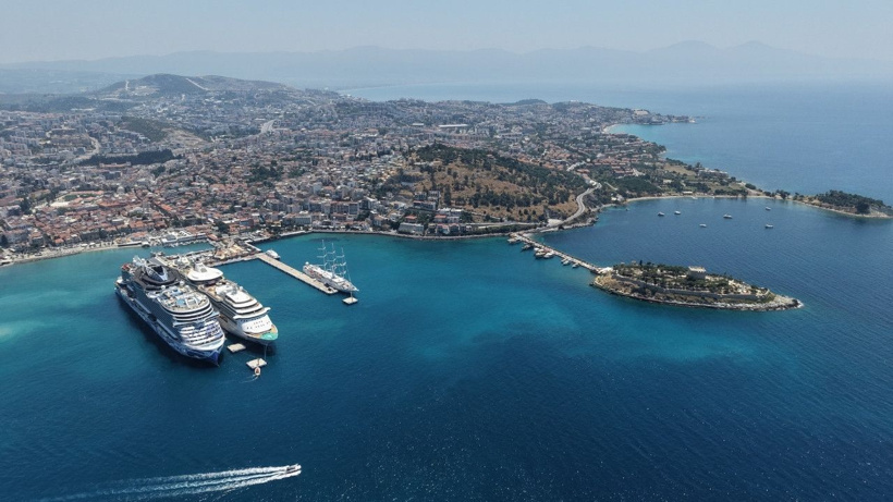 Dördü birden yanaştı, 8 bin turist Kuşadası'na aktı - Fotoğraf: 5