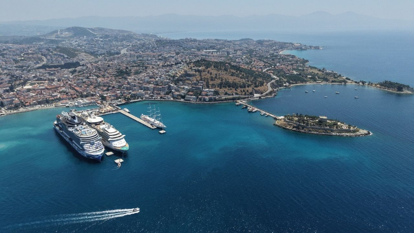 Dördü birden yanaştı, 8 bin turist Kuşadası'na aktı - Fotoğraf: 4