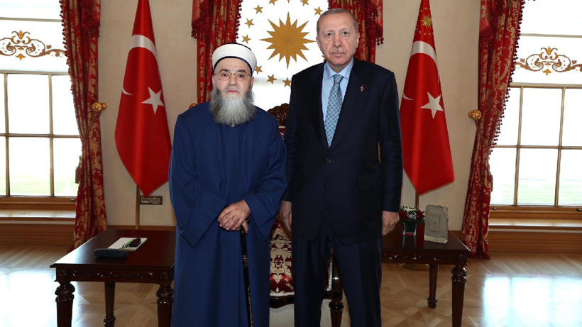 Cübbeli Ahmet Erdoğan'ı ziyaret etti: 'Ümmetimizin başında dâim eylesin'