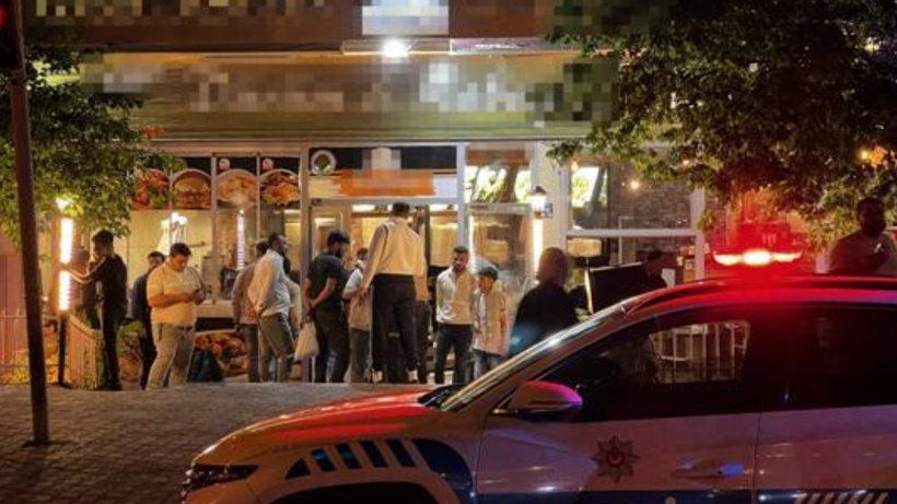 Restoranda 2 kişiyi döner bıçağıyla yaraladı! Polis kaçan şüpheliyi arıyor