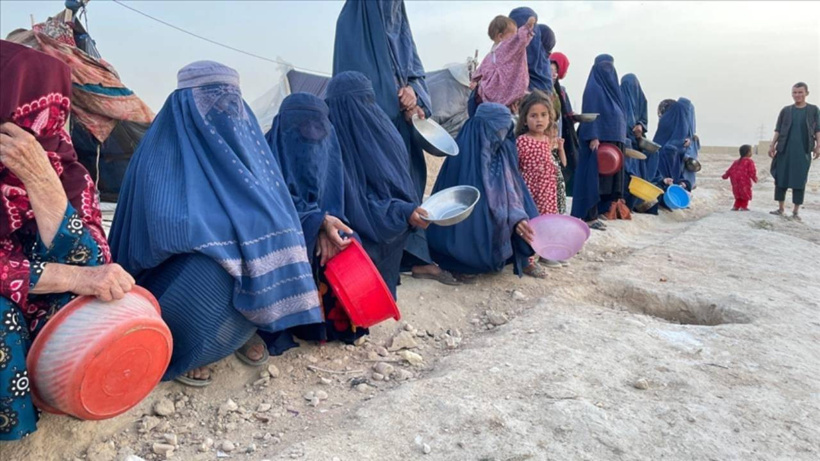 Kadınlar Afganistan'da Taliban'a karşı ayaklandı! Başörtüsü zorunluluğuna karşı eylemde 2 kadın öldürüldü