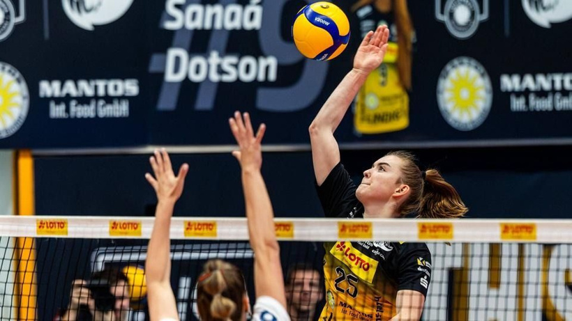 Daha 21'inde 1.90 boyunda: Monika geliyor Monika - Fotoğraf: 4