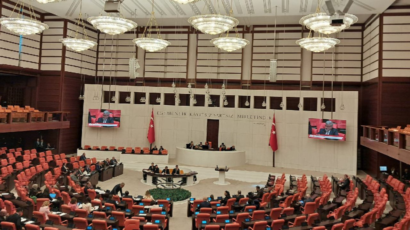 'Öğretmenlerin hak kayıpları araştırılsın' önergesi AKP MHP oylarıyla reddedildi